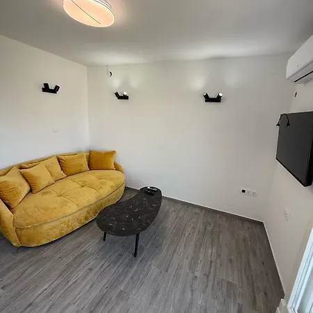 A1 Apartment *