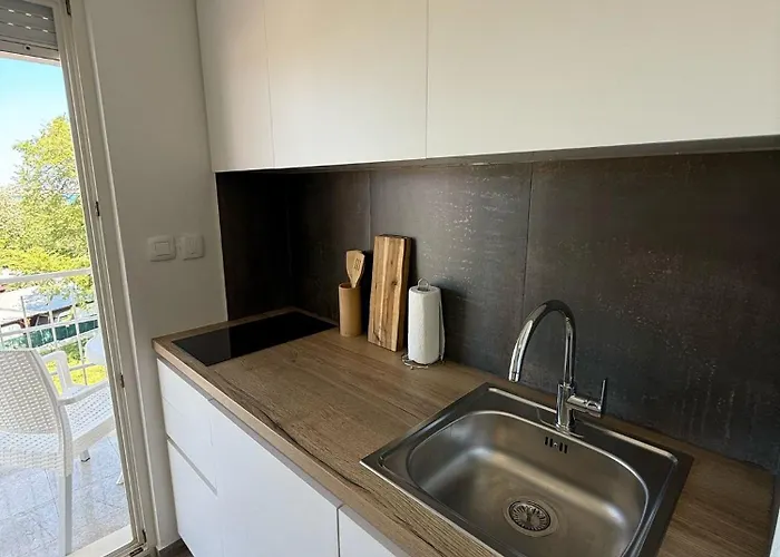 A1 Apartment *