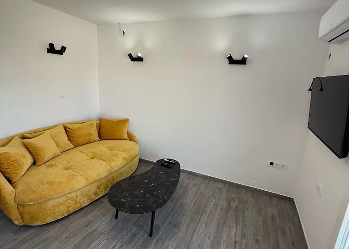 A1 Apartment *